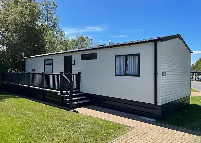 Summer\'S Lodge